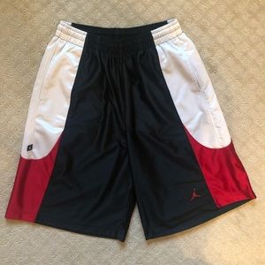⚫️🔴⚪️ Men’s Jordan Basketball Shorts